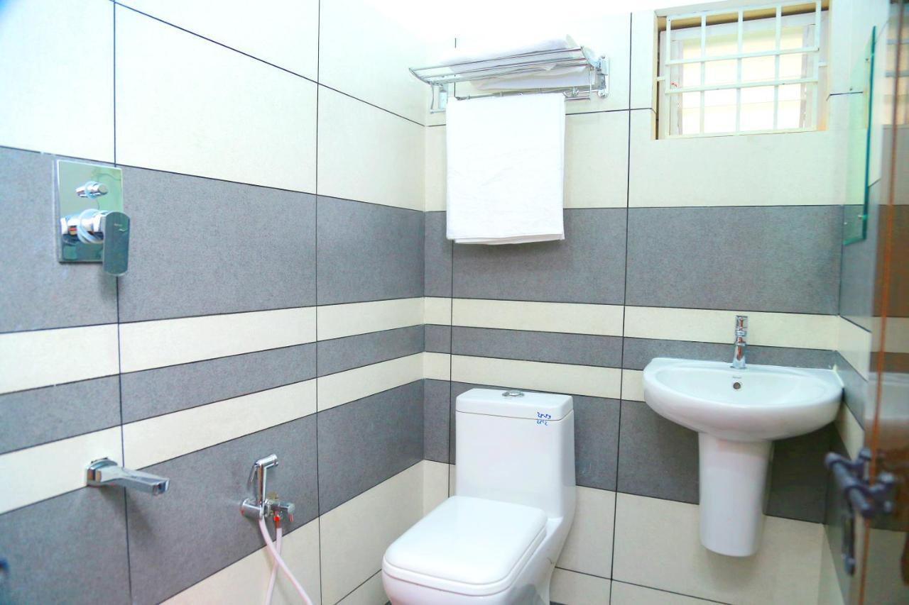 Metro Residency Hotel Kochi Kültér fotó